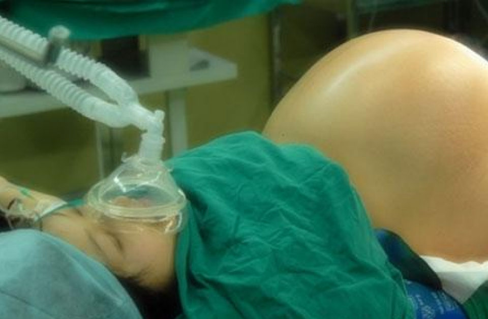 做试管婴儿什么时候做宫腔镜比较合适？