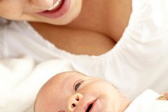 <b>试管婴儿出生后，母乳喂养还是奶粉？</b>
